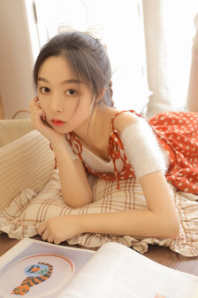 白衣校花与大长腿1第二季